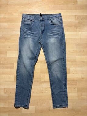 Slim Straight Men's Jeans in Faded Blue
